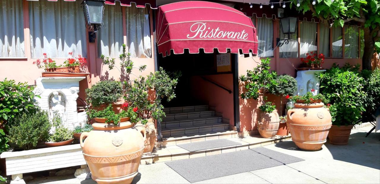 Hotel Squarciarelli 3*