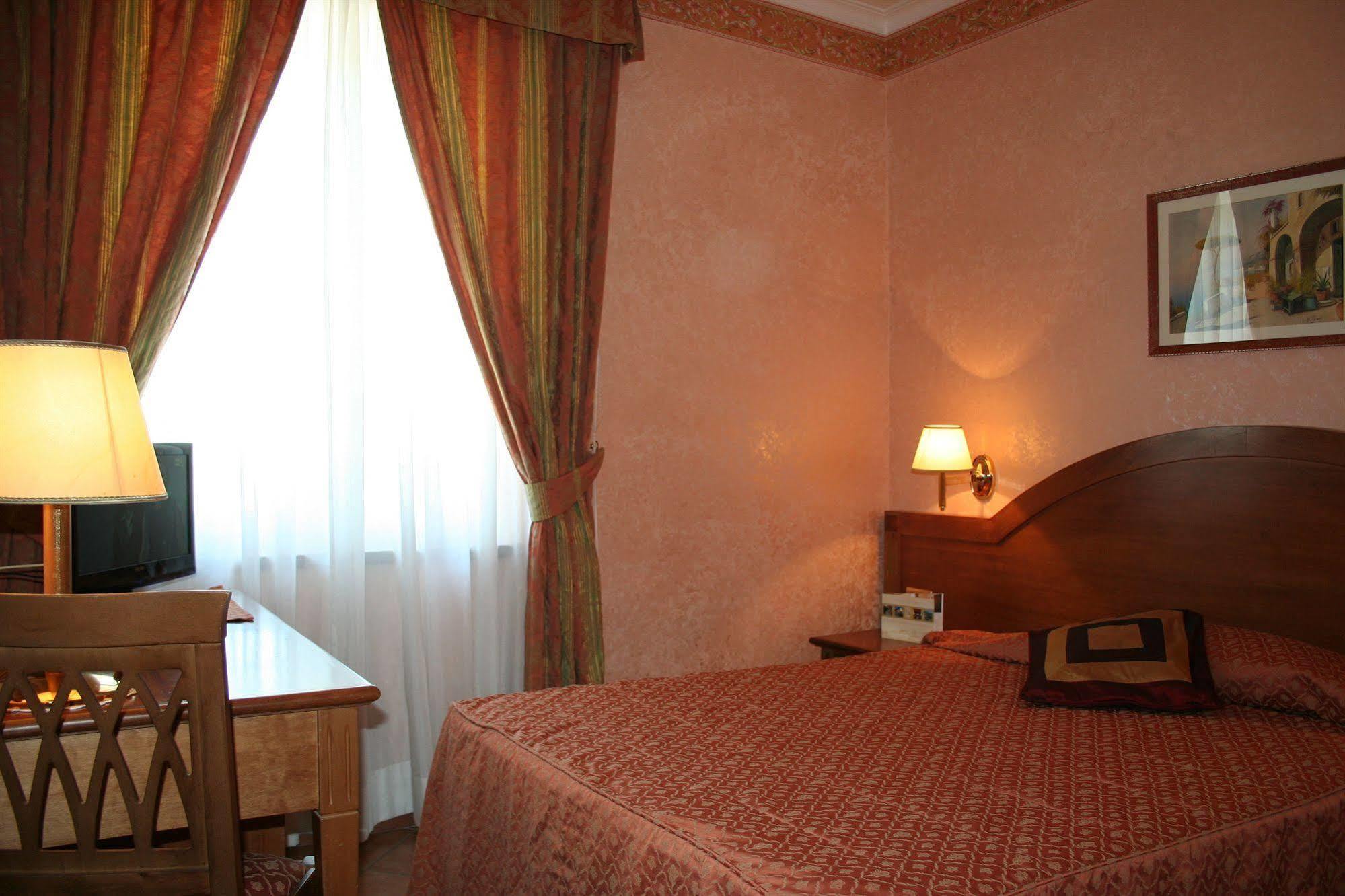 Squarciarelli Hotel Grottaferrata