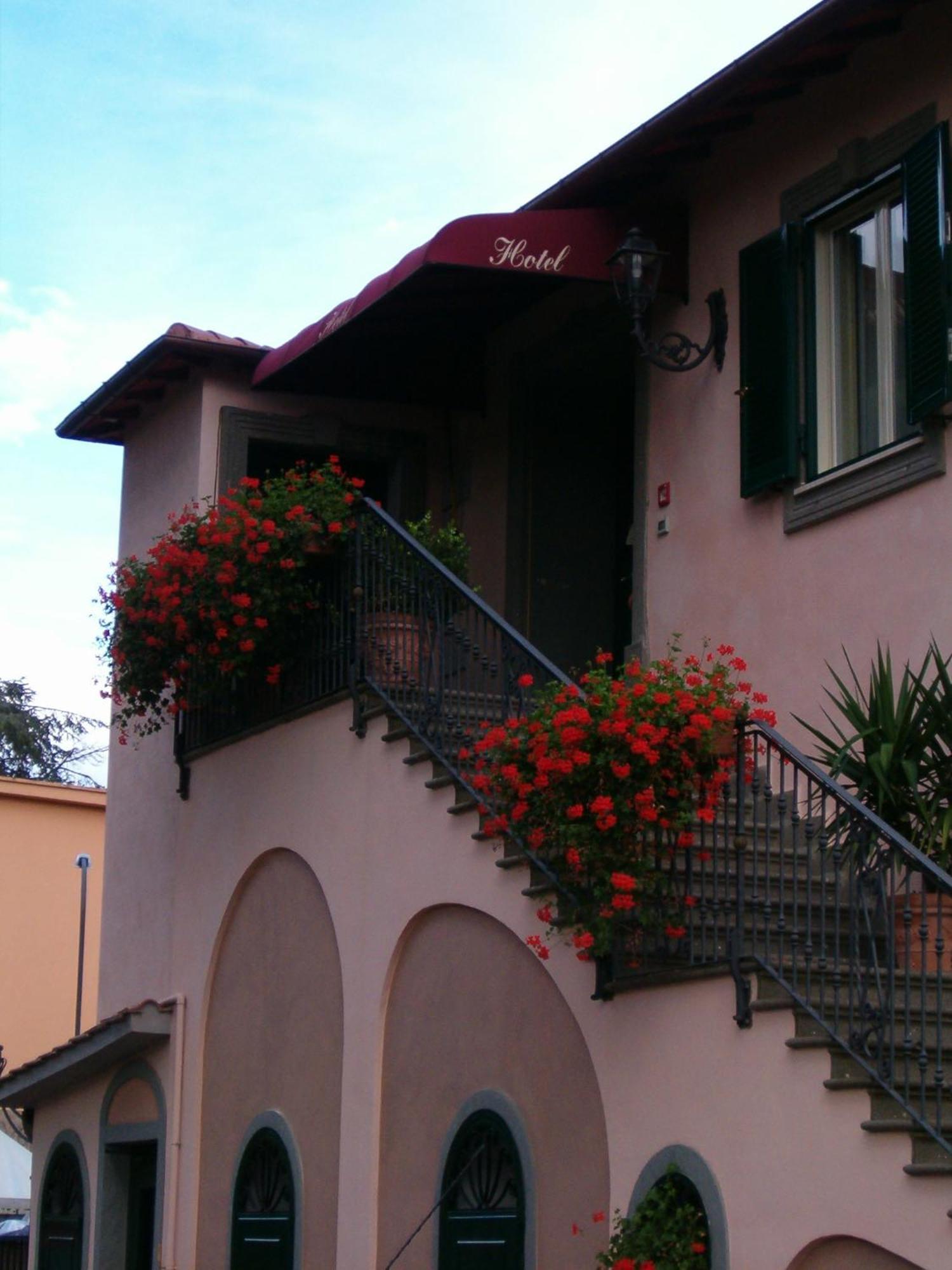 Hotel Squarciarelli 3*